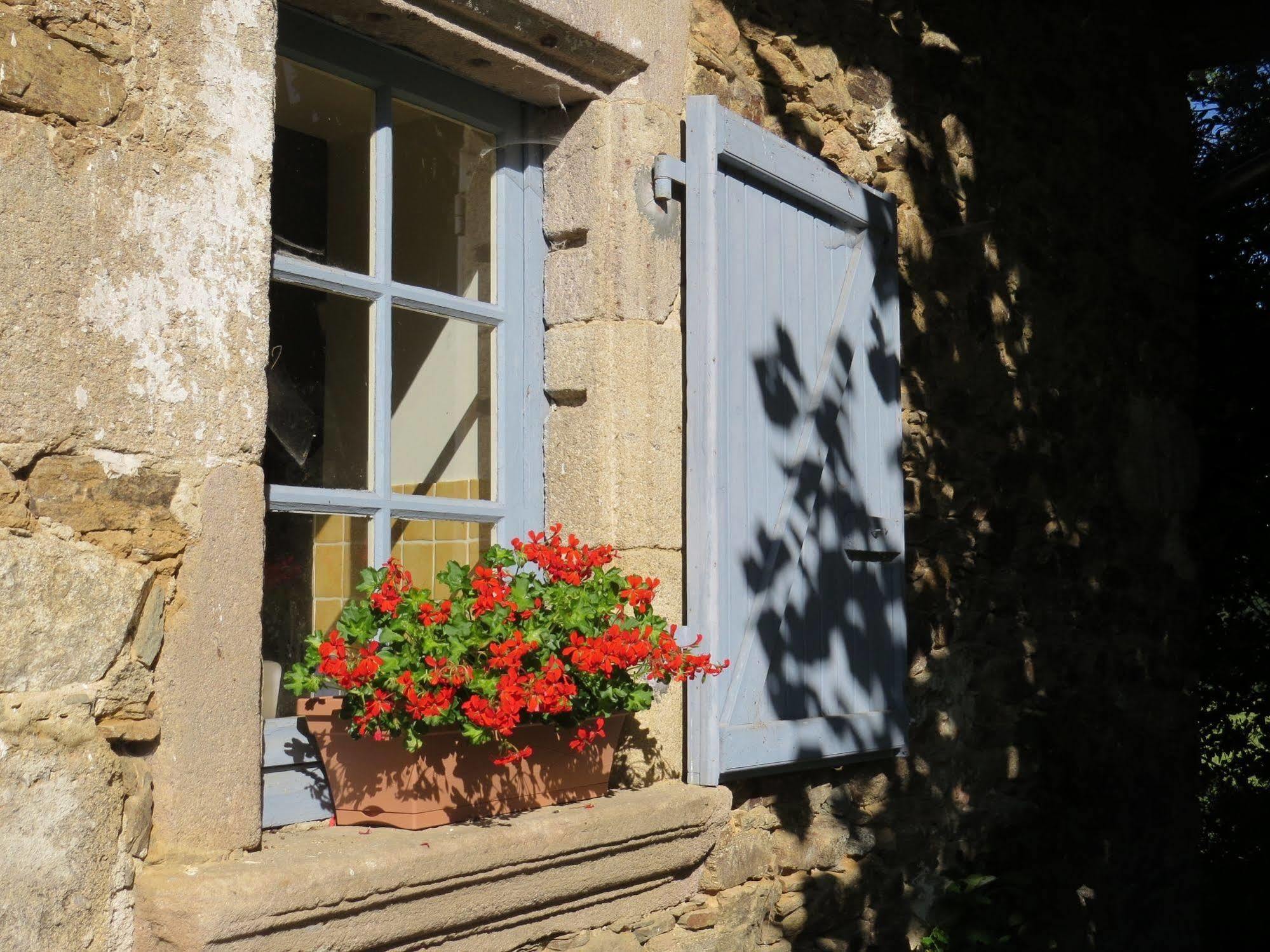 Bed and Breakfast Domaine De La Clauzade Saint-Germain-les-Vergnes Exteriér fotografie